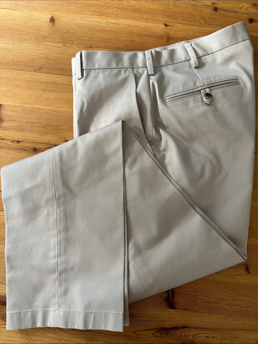 New w/o tags, Jos. A. Bank Men's Chinos in Light Khaki, Slim Fit, 31x32